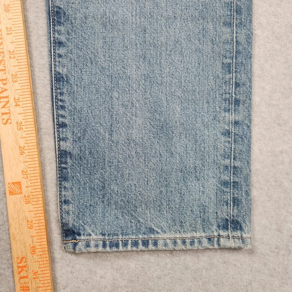 Uniqlo Jeans Mens 33x30 Blue Tapered Regular Fit Denim Light Wash NEW